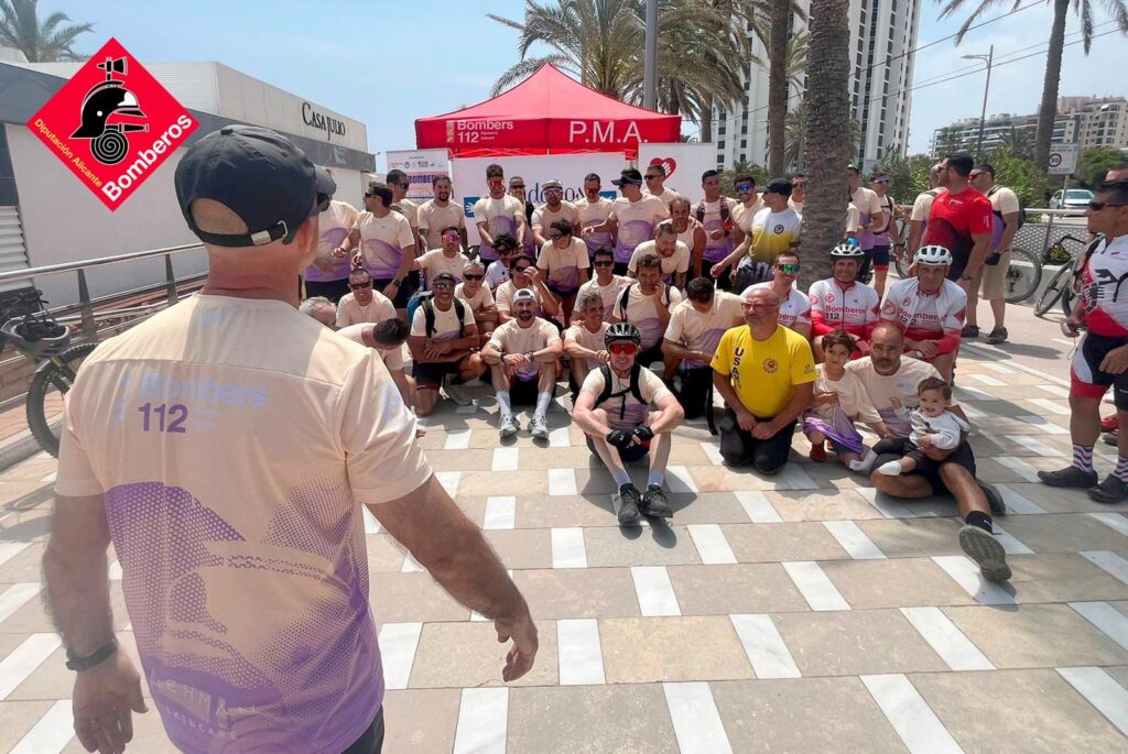 Benidorm es prepara per córrer contra l’ELA: els bombers donen el tret d’eixida solidari cap al 7 de juny